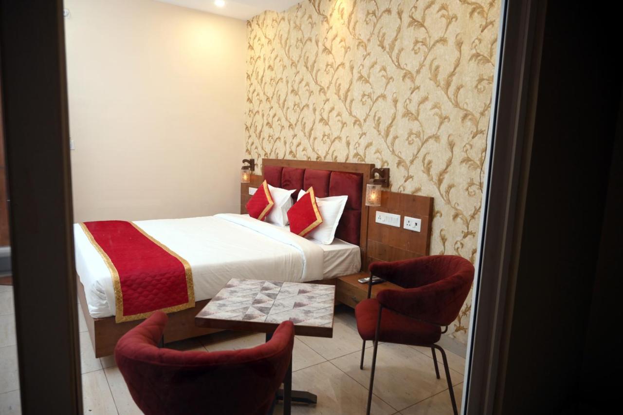 Hotel Singla Residency Кангра Екстер'єр фото